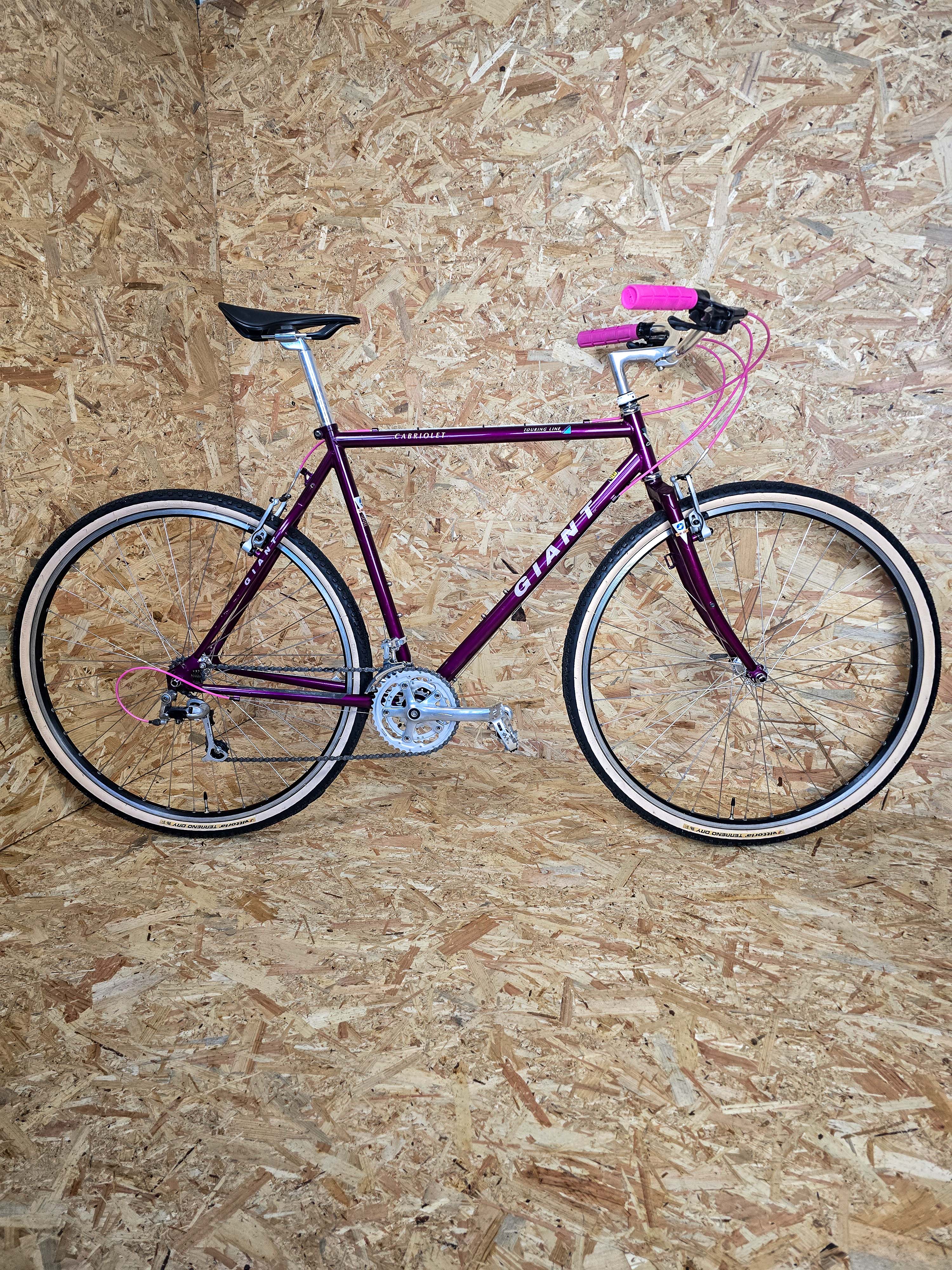 Giant Cabriolet – Studio Peloton