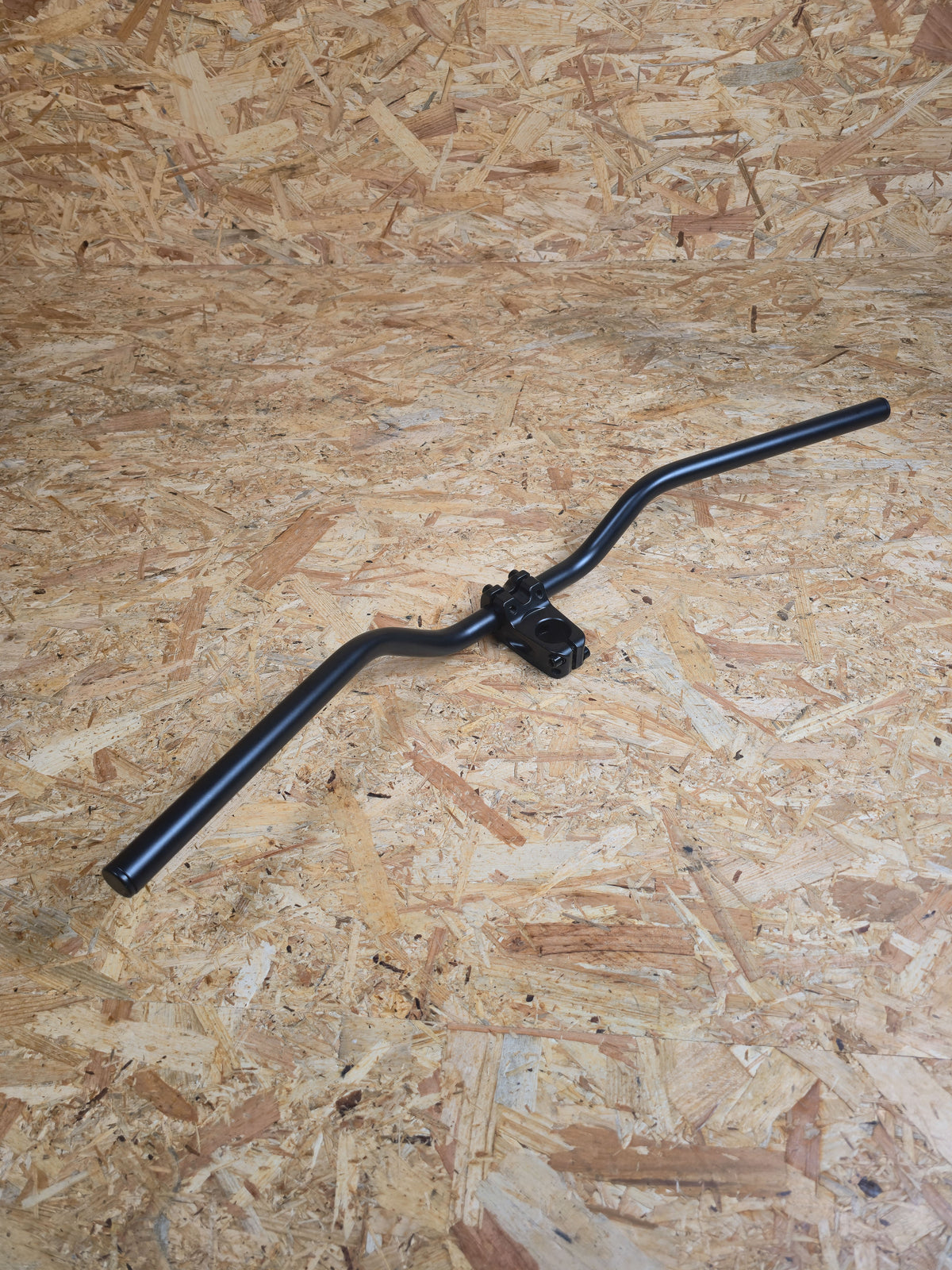 Wide moto riser bar